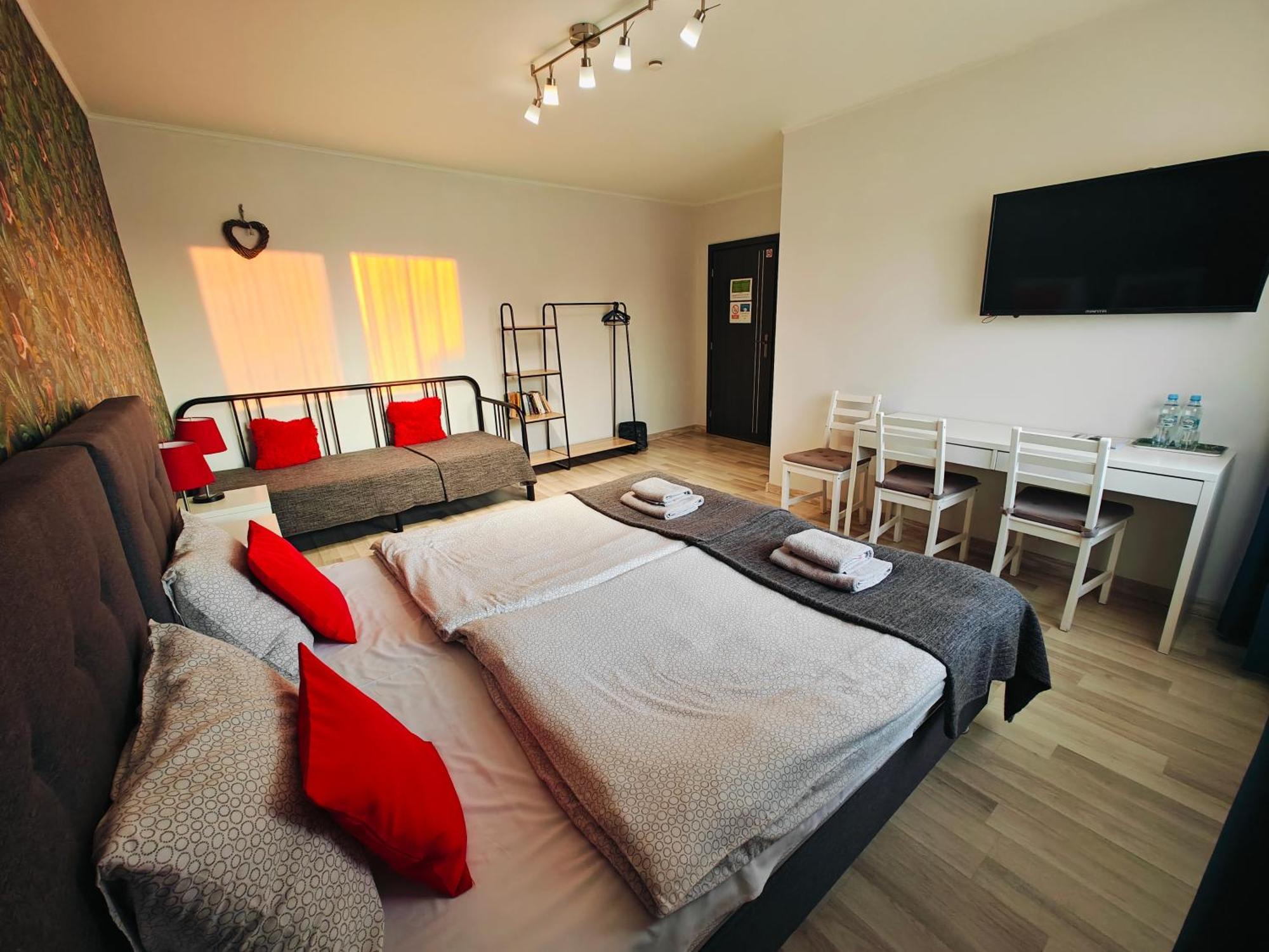 7Th Room Guest House ออชเวียนชิม ภายนอก รูปภาพ